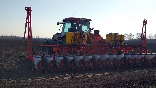 Re-equipment of the Kuhn Planter 3 seeder for the application of UAN
